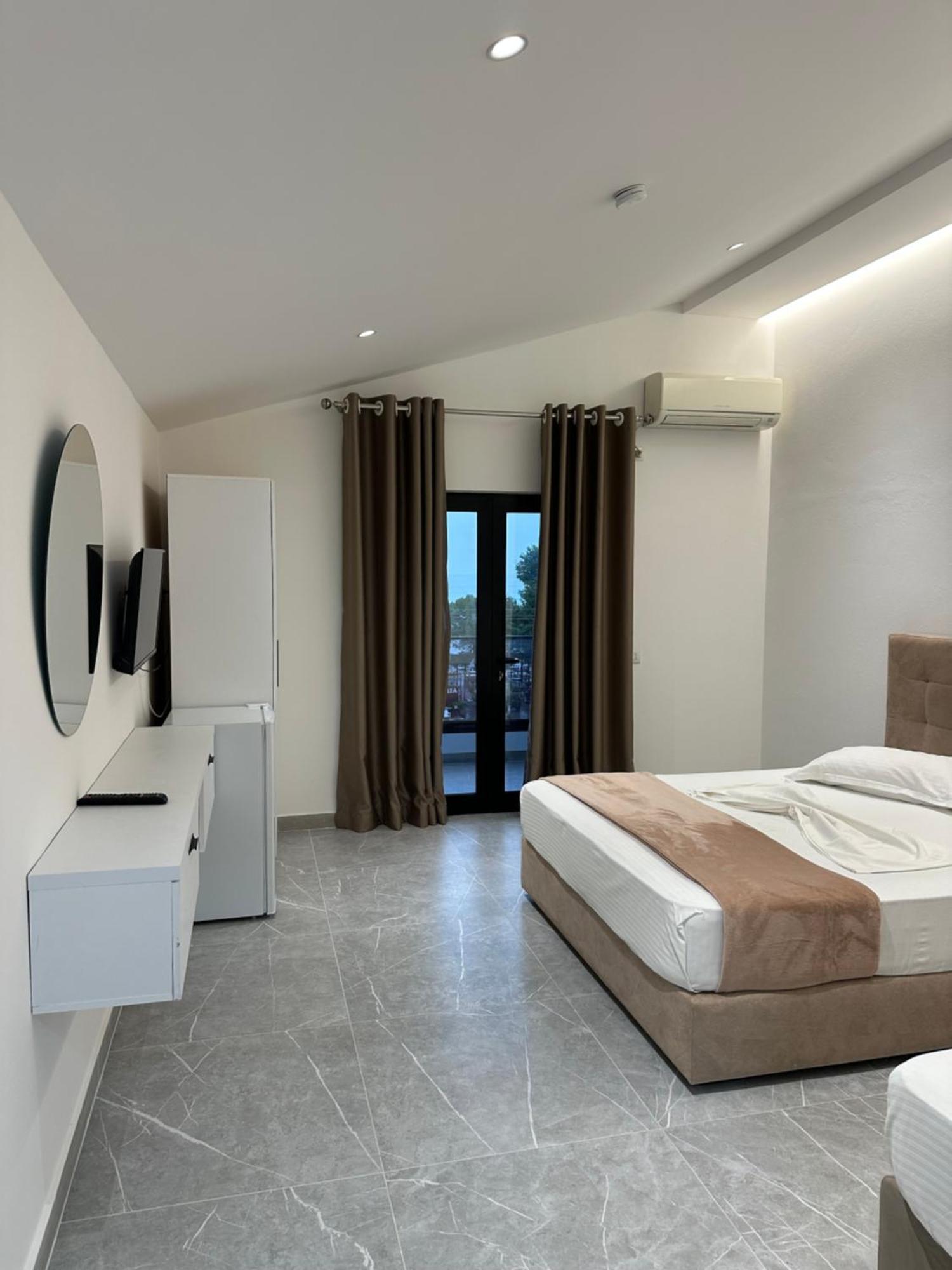 Molla Hotel Restorant Shengjin Luaran gambar